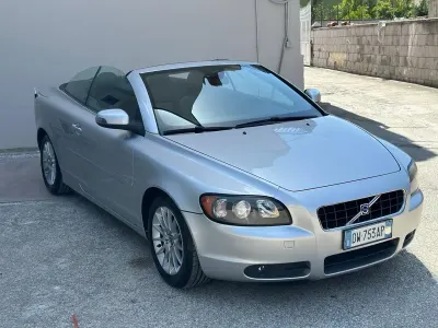 Usata Volvo C70 Summum 136 CV (100 kW) 2009 Argento Cabrio