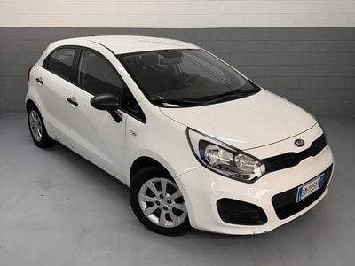 Usata Kia Rio LX 84 CV (61 kW) 2012 Bianco Berlina