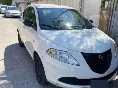 Usata Lancia Ypsilon 2015 Utilitaria