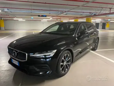 Usata Volvo V60 Business Edition 190 CV (139 kW) 2019 Nero Station wagon