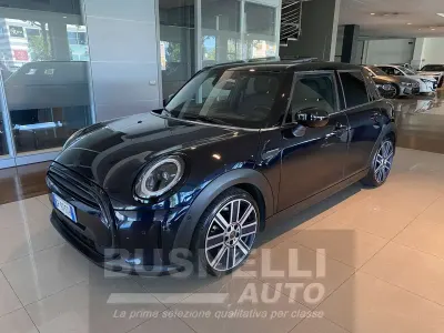 Usata Mini Cooper Premium Plus 136 CV (100 kW) 2023 Enigmatic black Utilitaria