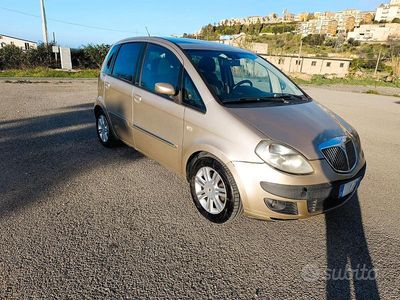 Usata Lancia Musa 95 CV (69 kW) 2005 Oro Monovolume