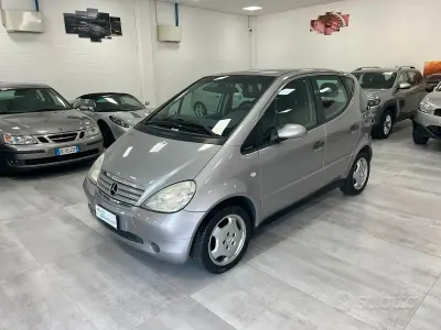 Usata Mercedes A140 Elegance 82 CV (60 kW) 2001 Grigio Utilitaria