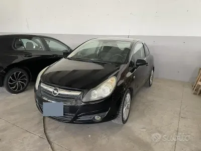 Usata Opel Corsa 90 CV (66 kW) 2007 Nero Utilitaria