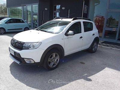 Usata Dacia Sandero 90 CV (66 kW) 2017 Bianco Berlina