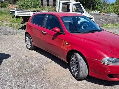 Usado Alfa Romeo 147 150 CV (110 kW) 2005 Rojo Utilitario