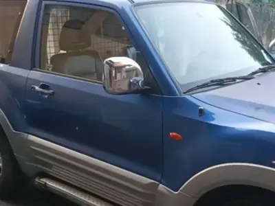Usata Mitsubishi Pajero 160 CV (117 kW) 2001 Blu/azzurro SUV