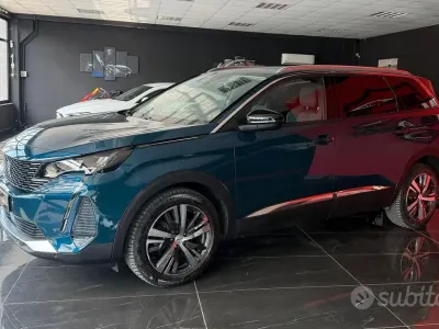 Gebraucht Peugeot 5008 Allure 131 PS (96 kW) 2022 Grün SUV