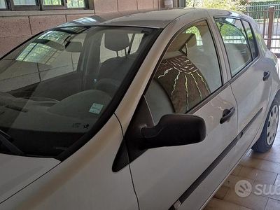 Usata Renault Clio II 75 CV (55 kW) 2006 Grigio Utilitaria