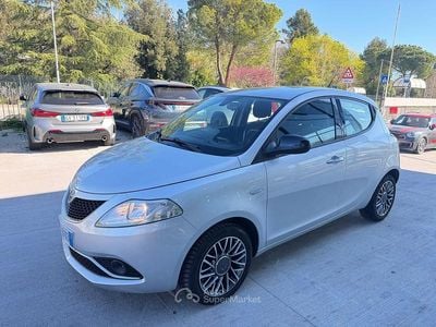 Begagnad Lancia Ypsilon 95 HK (69 kW) 2016 Halvkombi