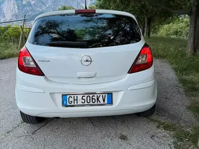 Usata Opel Corsa 85 CV (62 kW) 2010 Bianco Utilitaria