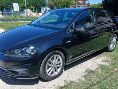 Usata VW Golf VII Highline 131 CV (96 kW) 2019 Berlina