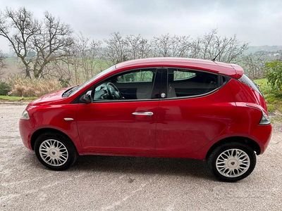 Usata Lancia Ypsilon 85 CV (62 kW) 2018 Rosso Utilitaria
