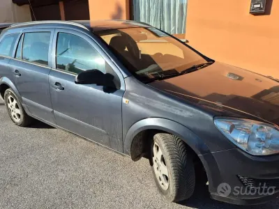 Usata Opel Astra 101 CV (74 kW) 2008 Grigio Station wagon