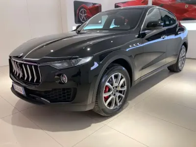 Usata Maserati Levante GranLusso 250 CV (183 kW) 2021 Nero SUV