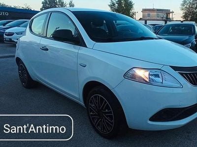Usata Lancia Ypsilon 69 CV (50 kW) 2019 Bianco Utilitaria