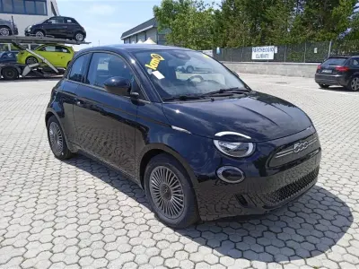 Usata Fiat 500e Icon 86 kW (118 CV) 2023 Nero Utilitaria