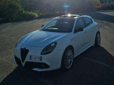 Usata Alfa Romeo Giulietta Distinctive 170 CV (125 kW) 2011 Bianco Utilitaria