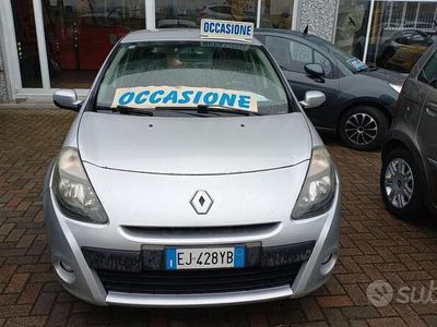 Usata Renault Clio II 75 CV (55 kW) 2011 Grigio Berlina