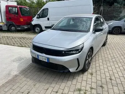 Usata Opel Corsa 101 CV (74 kW) 2026 Bianco Utilitaria