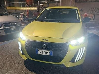 Usata Peugeot 208 Active 75 CV (55 kW) 2024 Verde Utilitaria