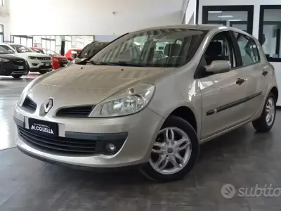 Brugt Renault Clio II Dynamique 75 HK (55 kW) 2006 Beige Sedan