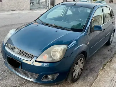 Usata Ford Fiesta 68 CV (50 kW) 2008 Blu Utilitaria