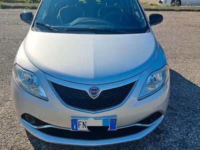 Gebraucht Lancia Ypsilon Gold 69 PS (50 kW) 2018 Grau Kleinwagen