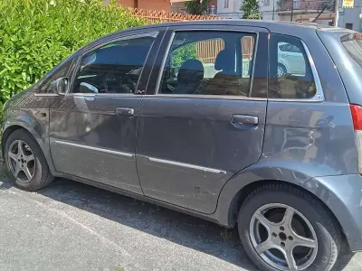 Usata Lancia Musa S 95 CV (69 kW) 2010 Grigio Monovolume