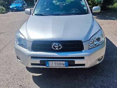 Usata Toyota RAV4 136 CV (100 kW) 2006 Grigio SUV
