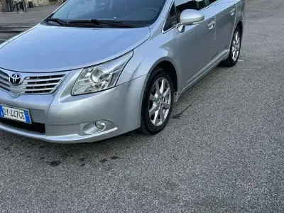 Usata Toyota Avensis 126 CV (92 kW) 2009 Grigio Station wagon