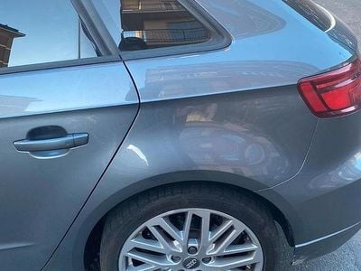 Usata Audi A3 Sportback Sport 116 CV (85 kW) 2020 Grigio Utilitaria