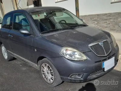 Usata Lancia Ypsilon 75 CV (55 kW) 2007 Grigio Utilitaria