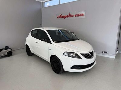 Usata Lancia Ypsilon Silver 69 CV (50 kW) 2022 Bianco Utilitaria