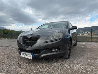 Usata Lancia Delta 120 CV (88 kW) 2013 Grigio Utilitaria