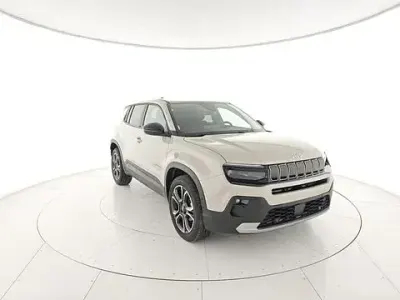 Usata Jeep Avenger Summit 101 CV (74 kW) 2025 Beige SUV