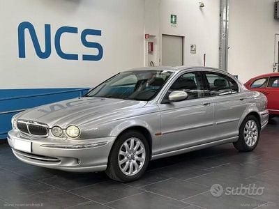 Usata Jaguar X-type Executive 196 CV (144 kW) 2001 Argento Berlina