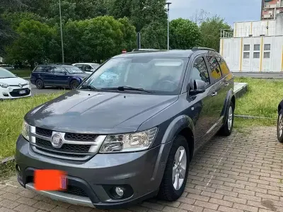 Usata Fiat Freemont 170 CV (125 kW) 2012 Grigio SUV