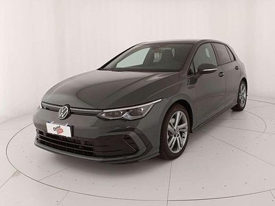 Usata VW Golf VIII R-line 150 CV (110 kW) 2023 Dolphin grey metallizzato Berlina