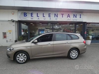 Usata Fiat Tipo Business 120 CV (88 kW) 2017 Beige(met.) Station wagon