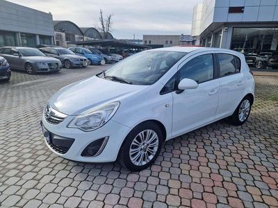 Usata Opel Corsa 86 CV (63 kW) 2012 Bianco Berlina