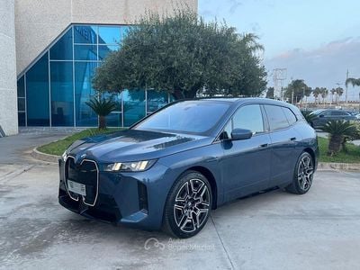 Nuova BMW iX M Sport 135 kW (184 CV) 2025 Blu SUV