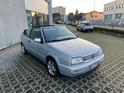 Usata VW Golf Cabriolet 101 CV (74 kW) 1996 Argento Cabrio