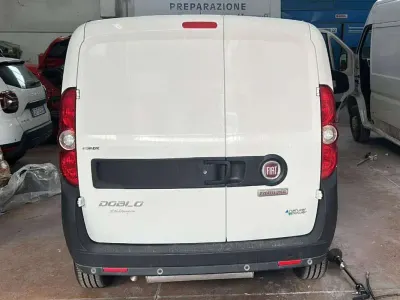 Usata Fiat Doblò 120 CV (88 kW) 2021 Bianco Monovolume
