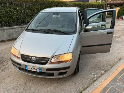 Usata Fiat Idea 101 CV (74 kW) 2005 Grigio Monovolume