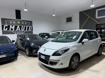 Usata Renault Scénic III XMOD 110 CV (80 kW) 2012 Bianco Monovolume