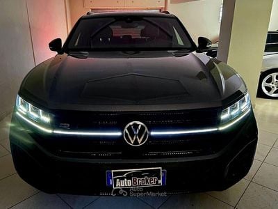 Usata VW Touareg R-line 286 CV (210 kW) 2024 Grigio SUV
