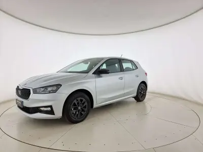 Usata Skoda Fabia 95 CV (69 kW) 2025 Argento brillante metallizzato Utilitaria