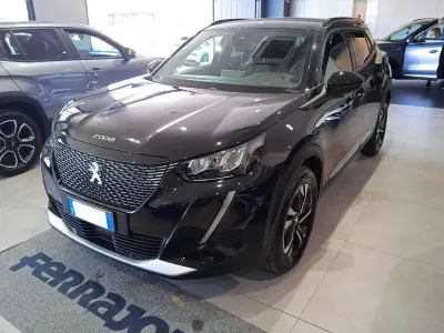 Usata Peugeot 2008 Allure 131 CV (96 kW) 2023 Nero SUV