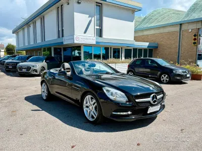 Usado Mercedes SLK250 204 CV (150 kW) 2013 Negro Descapotable